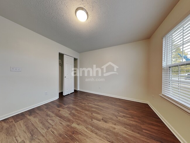 Building Photo - 1070 Halifax Ln