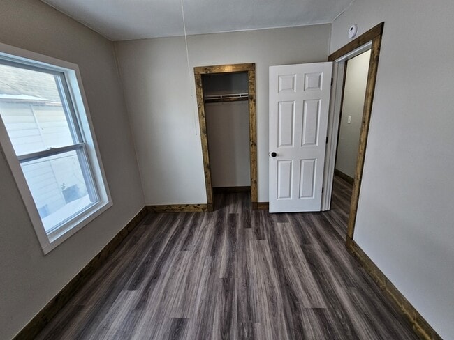 Building Photo - 3242 W 92nd St