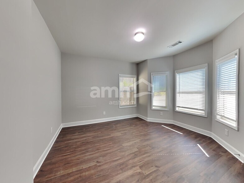 Building Photo - 1080 Victoria Walk Ln