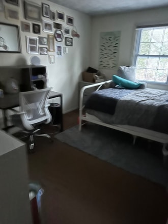 Building Photo - 102 Longmeadow Ln