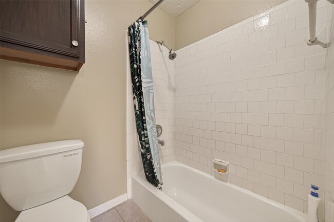 Building Photo - 11866 Plumbrook Dr