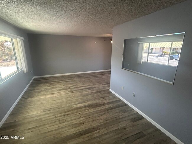 Building Photo - 10344 W Salem Dr