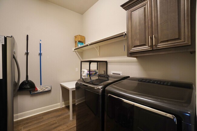 Building Photo - 2209 Milan Meadows Dr