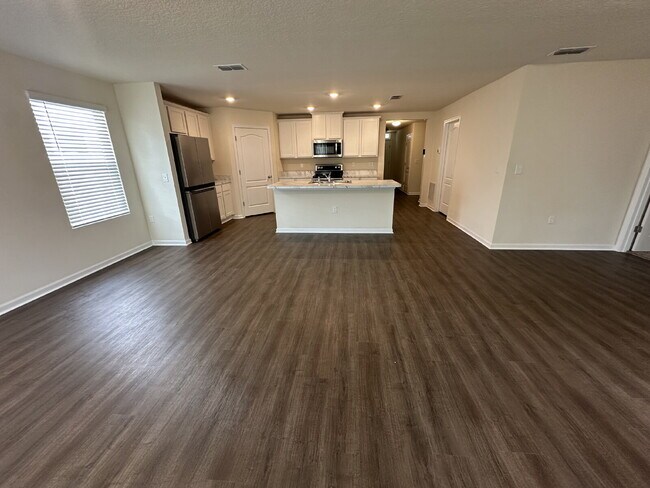 Building Photo - Cross Creek Community, Green Cove Springs Newer Home, Available For Rent