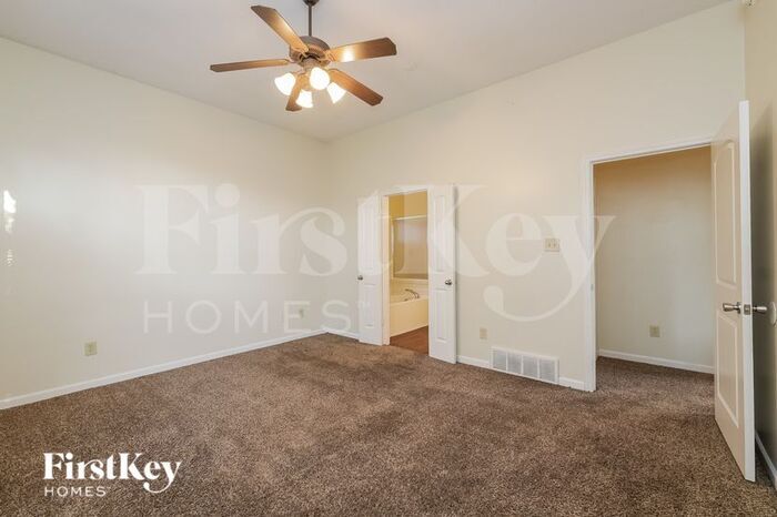 Building Photo - 7923 Bay Meadow Cir S