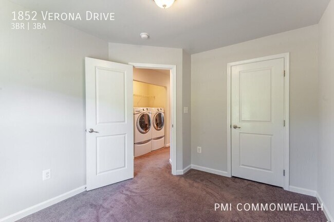 Building Photo - 1852 Verona Dr