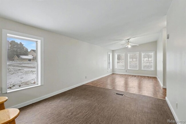 Building Photo - 1295 W Cook Rd