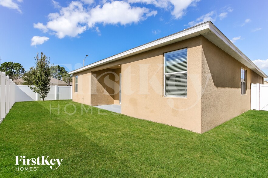 Building Photo - 3000 Lady Mae Ln