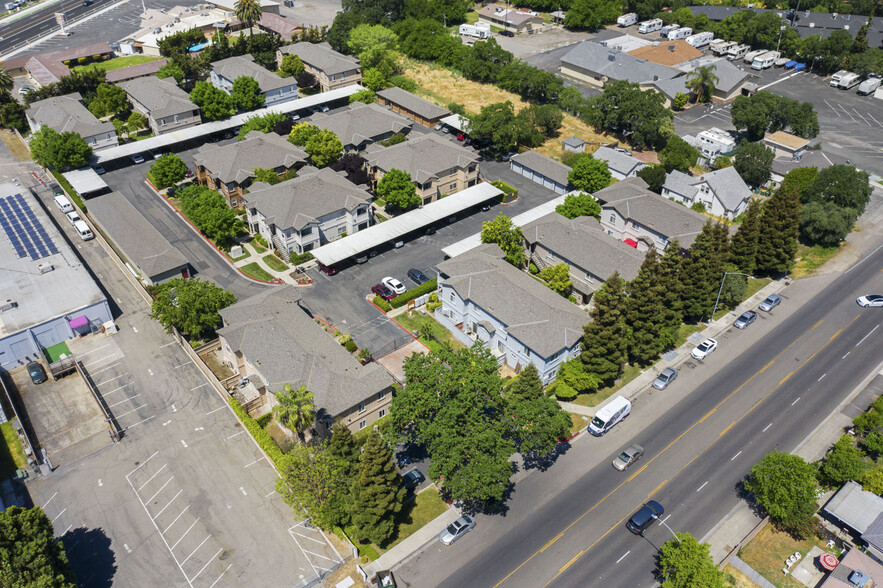 Building Photo - 8905 Davis Rd