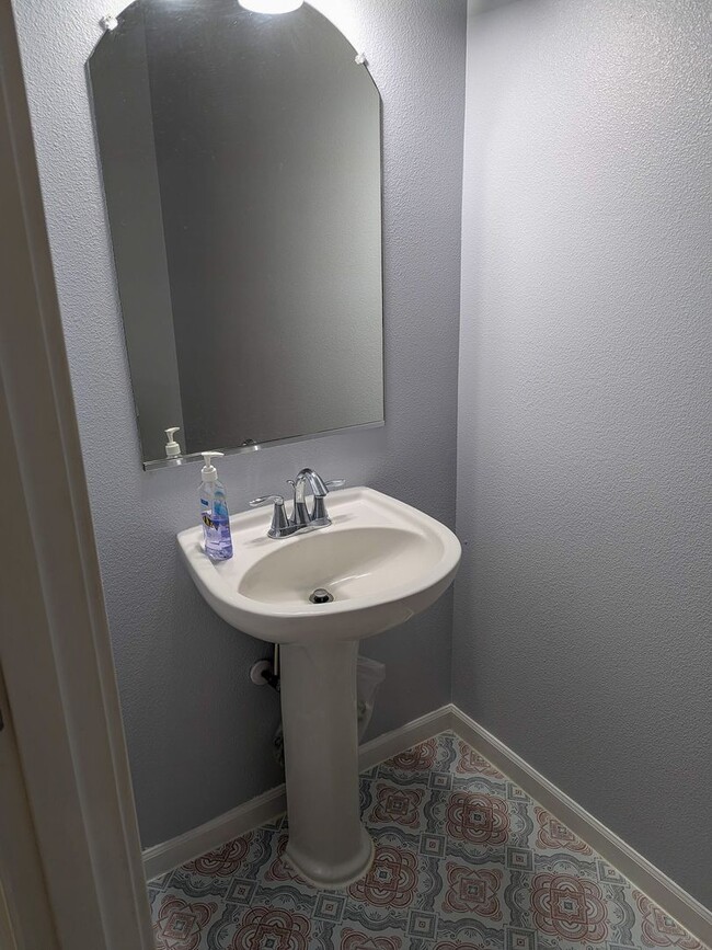 Building Photo - 1382 Glacier View St SE