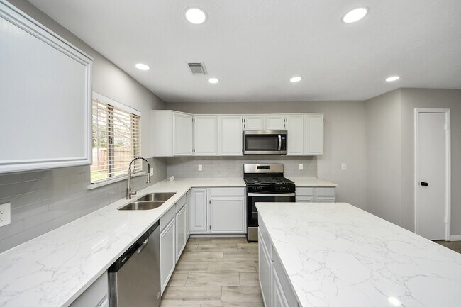 Building Photo - 4915 Pecan Grove Dr