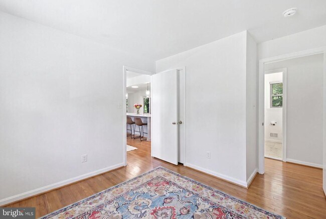 Building Photo - 6605 Grey Fox Dr