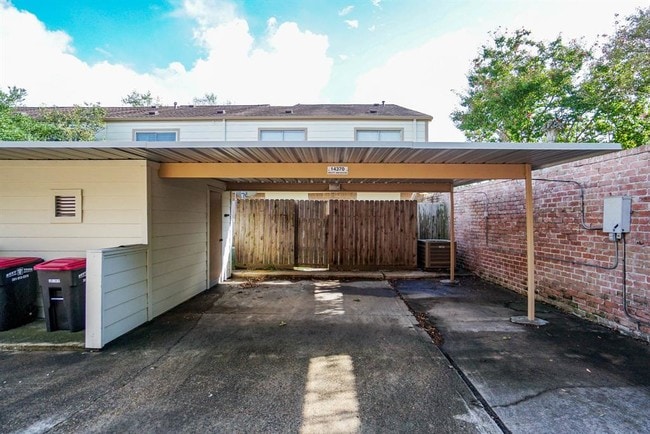 Building Photo - 14370 Misty Meadow Ln