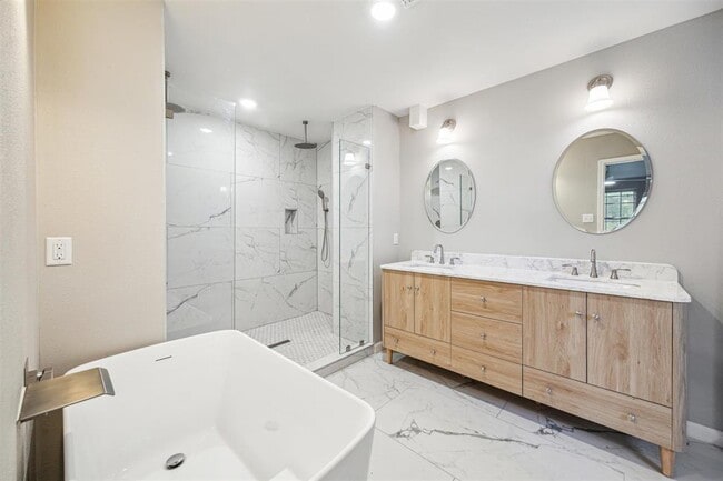 Building Photo - 1802 Corral Dr