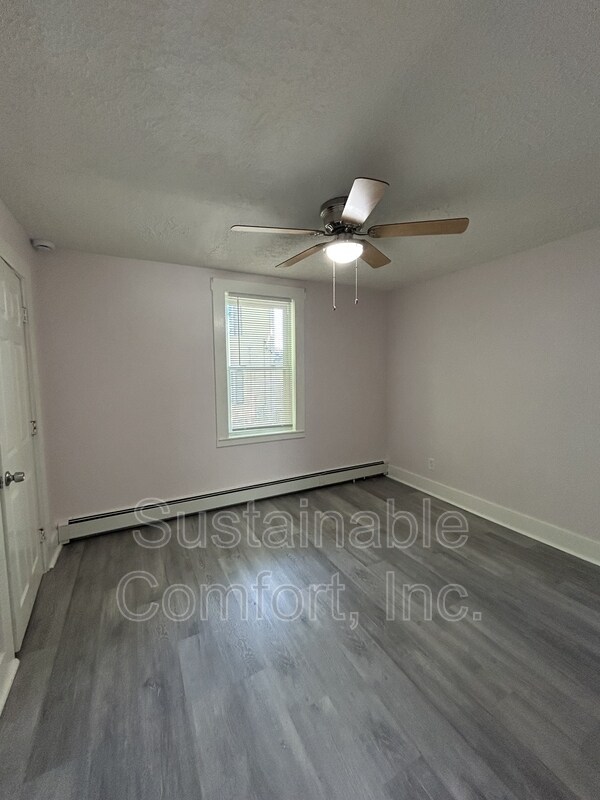 Building Photo - 16 Carlstad St