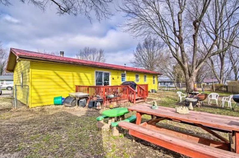 Building Photo - 6 Marion Dr