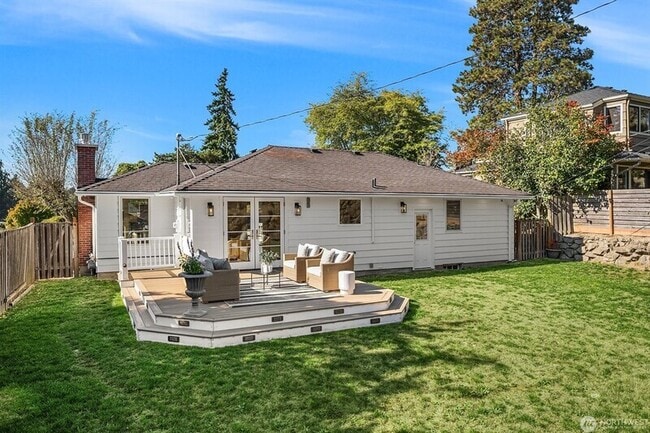 Building Photo - 5606 59th Ave NE