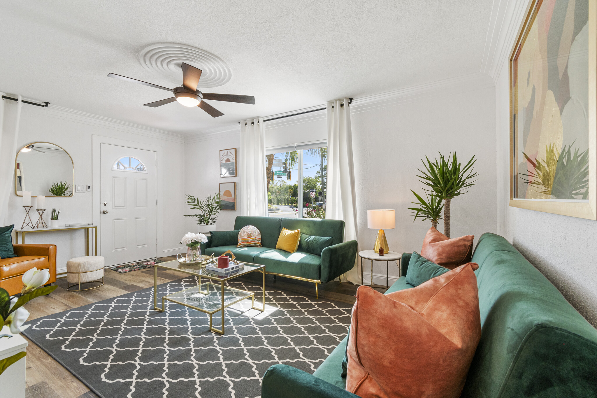 Building Photo - 2402 W Cypress St