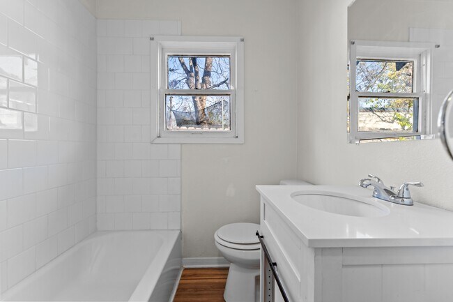 Building Photo - 2301 N 16th St