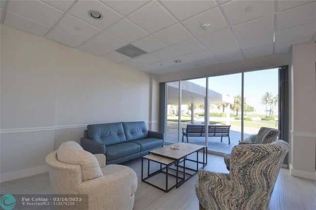 Building Photo - 405 N Ocean Blvd