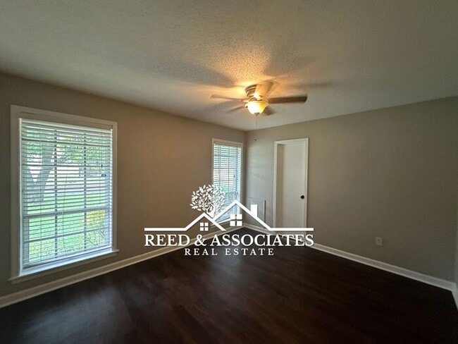 Building Photo - Charming Raleigh Home