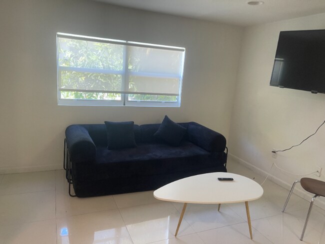 Building Photo - 18 NW 45th St