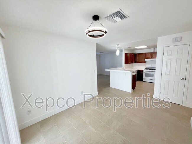 Building Photo - 32355 Cielo Vista Rd