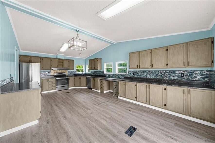 Building Photo - 372 Porter Springs Rd