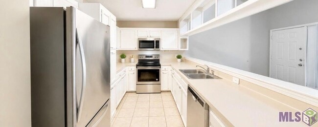 Building Photo - 9625 Siegen Ln