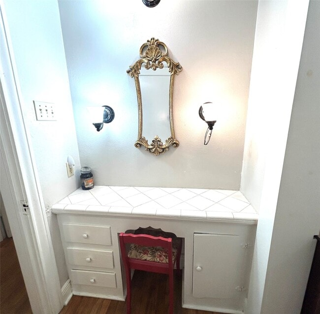 Building Photo - 4915 Houston Dr