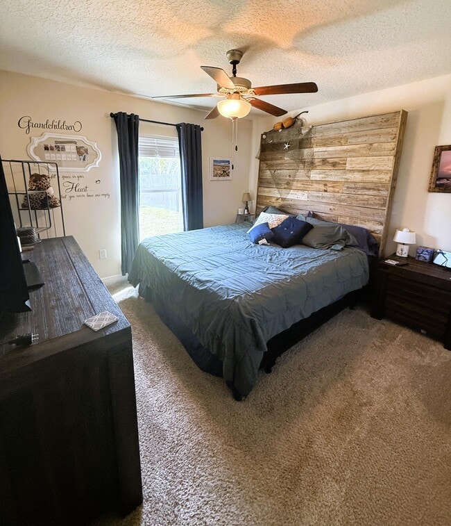 Building Photo - 2177 SE Dolphin Rd