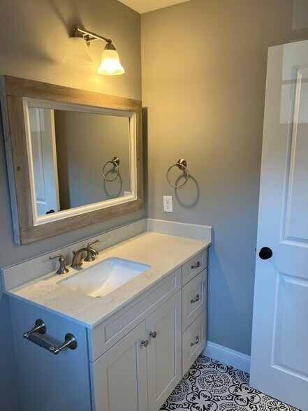 powder room - 143 Driftway