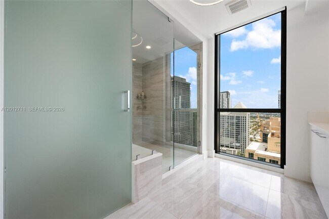 Building Photo - 100 E Las Olas Blvd