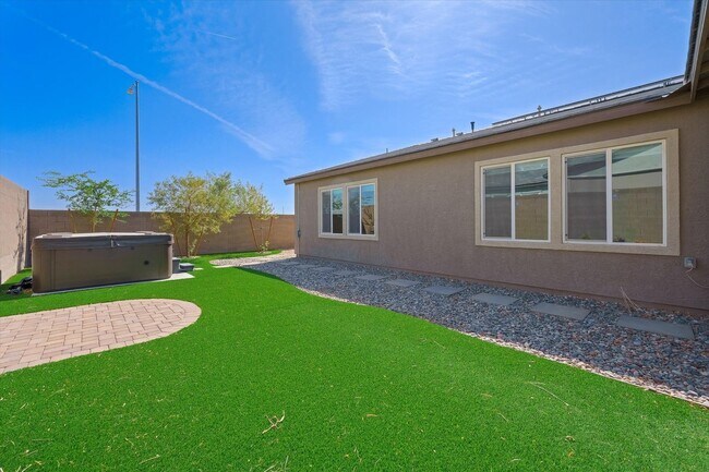 Building Photo - Upgragded 4-Bedroom Home with Casita in Gated Community