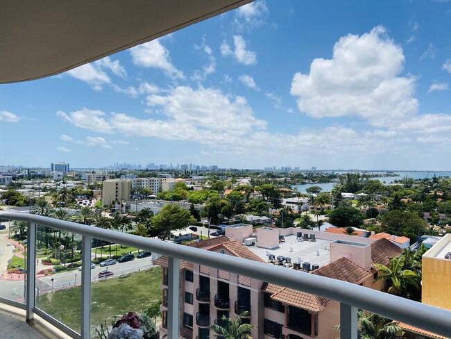 View of the intracoastal and downtown Miami - 8855 Collins Ave