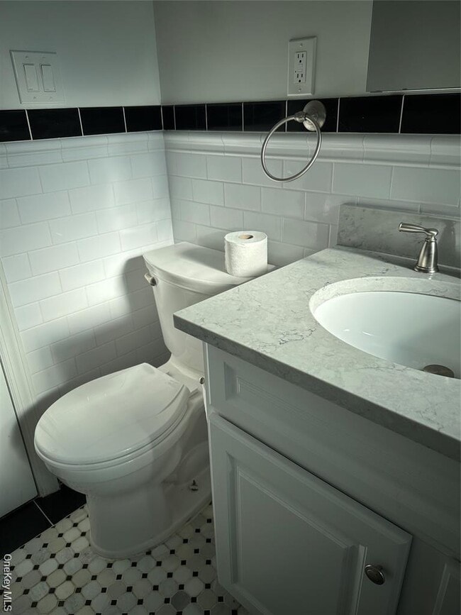 Building Photo - 55 Tulip Ave