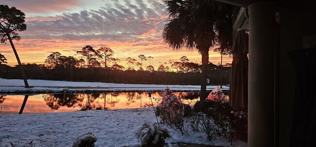 Building Photo - 1393 Sunset Beach Dr