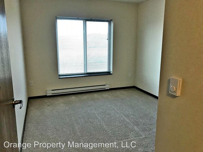 Building Photo - 1406 Main St N