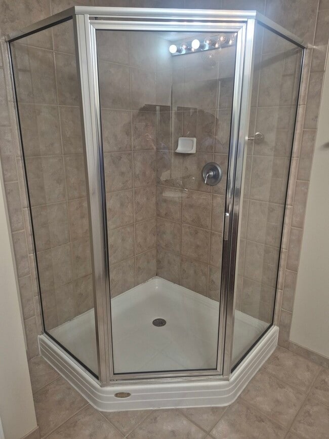 Building Photo - 1479 N Milwaukee Ave