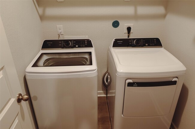 Building Photo - 8598 Blueberry Ash St