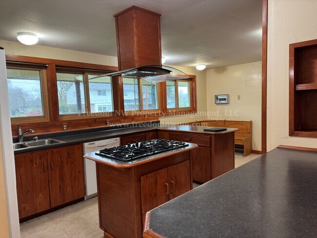 Building Photo - 3420 Prill Rd