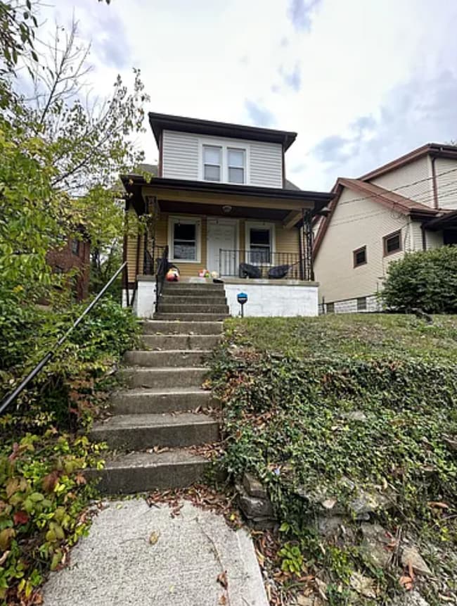 Building Photo - 216 Atkinson St