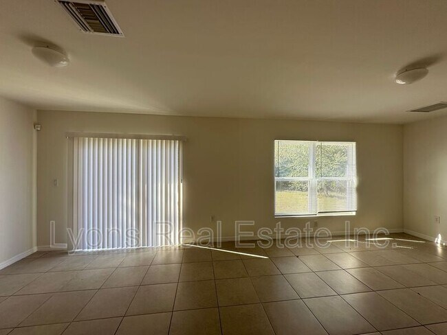 Building Photo - 5521 Gillot Blvd