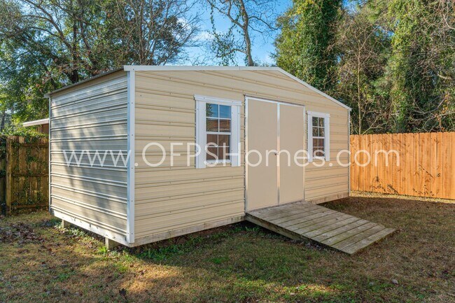 Building Photo - 606 Ironwood Dr