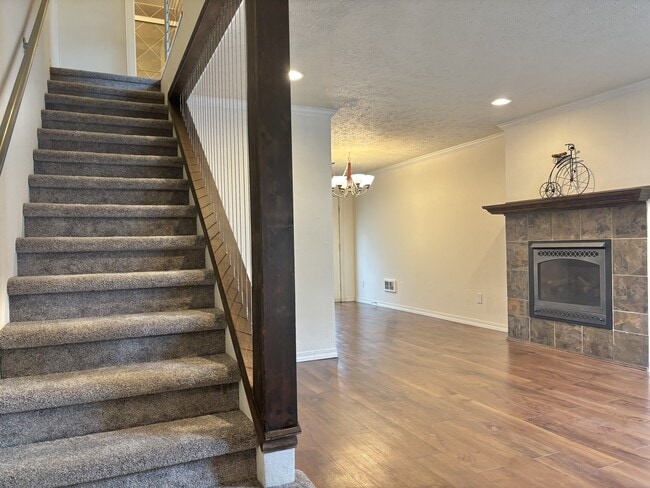 Building Photo - 2111 N Houk Rd