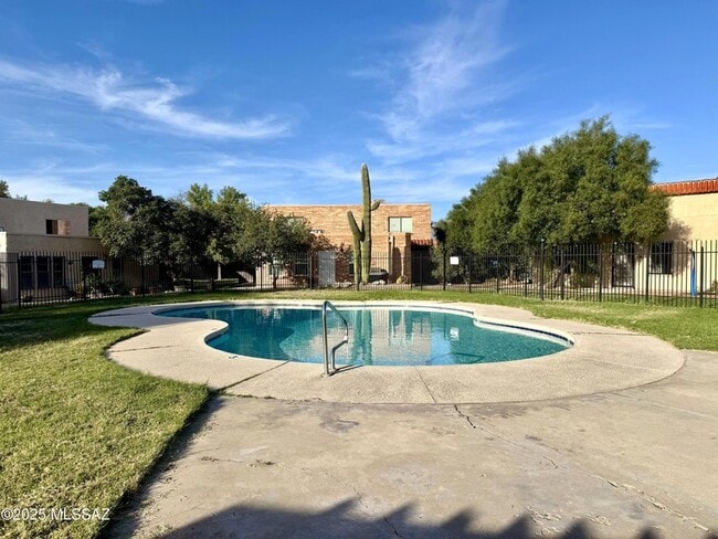 Building Photo - 6536 Calle La Paz