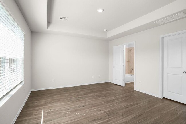 Building Photo - 3213 Yellow Rose Dr