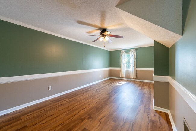 Building Photo - 4682 Red Leaf Way