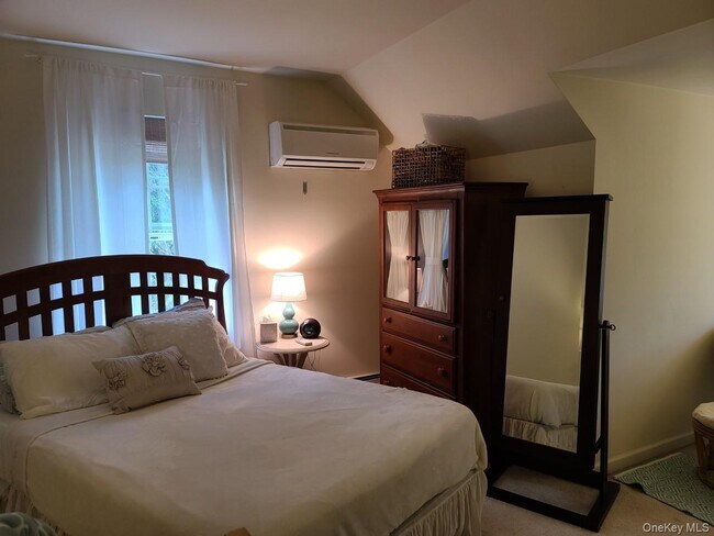 Building Photo - 11 Beacham Rd