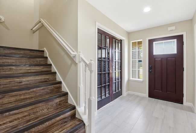 Building Photo - 8515 Leafdale Dr